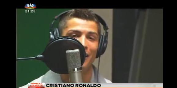 Cristiano Ronaldo en mode chanteur (VIDEO)