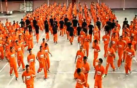 Prisonniers qui dansent sur du Queen (VIDEO)