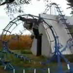 Un Américain construit un grand 8 dans son jardin (VIDEO)