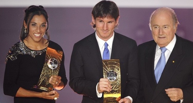 Messi : Joueur Mondial de la FIFA 2009 et C.Ronaldo reçoit le Trophée Puskás (VIDEO)