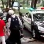 La police roule sur le pied d&rsquo;un suspect (VIDEO)