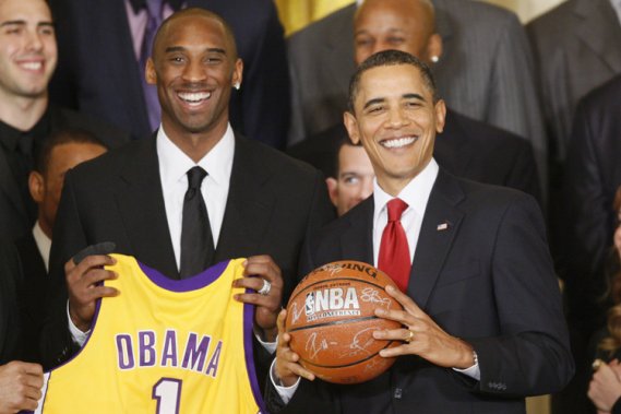 Obama reçoit les Lakers à la Maison Blanche (VIDEO)