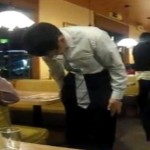 La politesse poussée à l&rsquo;extrême (VIDEO)