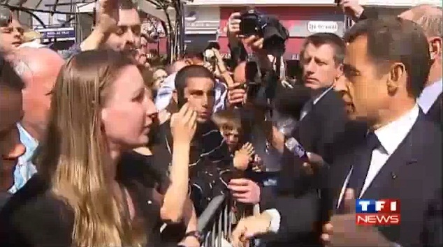 Sarkozy « Fais pas le malin toi ! » à une jeune (VIDEO)