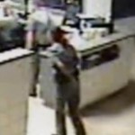 Police : Coup de taser dans les fesses de sa collègue (VIDEO)