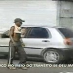 Un homme se fait renverser violemment dans la rue (VIDEO)