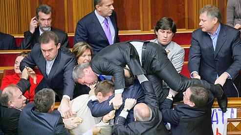 bagarre-parlement-ukrainien