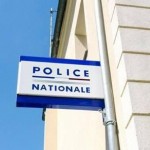 Un homme s&rsquo;immole par le feu devant un commissariat
