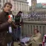 Un journaliste espagnol humilie un SDF en direct (VIDEO)