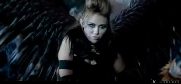 Miley Cyrus – Can’t Be Tamed (CLIP)