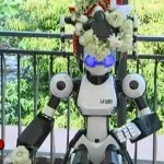 Des japonais remplacent le prêtre par un robot lors de leur mariage (VIDEO)