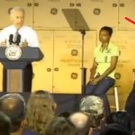 Il s'évanouit en plein discours du vice-président américain, Joe Biden (VIDEO)