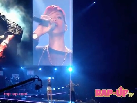 Rihanna rejoint Eminem sur scène pour « I love the way you lie » (VIDEO)