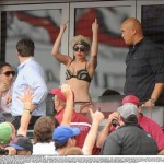 Lady Gaga ivre et denudée, virée d'un match de Baseball (PHOTOS)