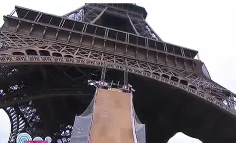 Taïg Khris saut de la tour eiffel