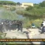 Très violent affrontement entre la police et des manifestants en Albanie (VIDEO)