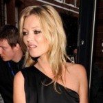 Kate Moss complètement ivre à son expo (PHOTOS)