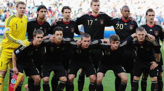 Mondial 2010 : La Mannschaft multiculturelle enthousiasme les Allemands (REPORTAGE)