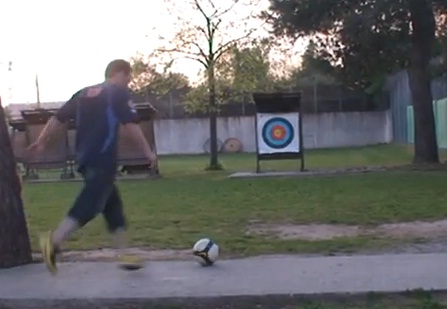 Rémi Gaillard – Making of Foot 2010 (VIDEO)