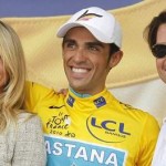 Cameron Diaz et Tom Cruise sur le Tour de France pour remettre le maillot jaune (VIDEO)