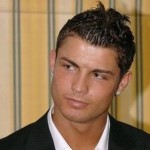Cristiano Ronaldo papa d'un petit garçon