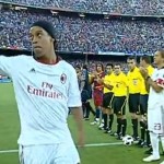 Vibrant hommage du Nou Camp à Ronaldinho (VIDEO)