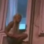 Choc : une femme dépressive se jette de sa fenêtre (VIDEO)