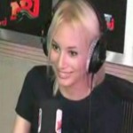Jessica Leectra seins nus chez Cauet sur NRJ (VIDEO)