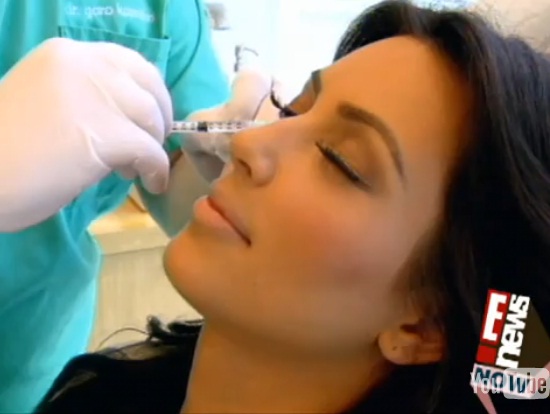 Kim Kardashian qui se fait faire une injection de botox (VIDEO)