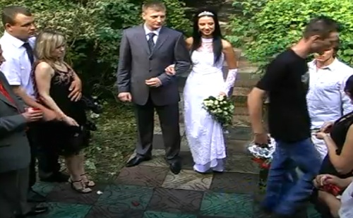Embrouille lors d’un mariage en Russie (VIDEO)