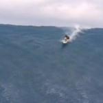 Il surf sur une vague de 19 mètres à Hawaï (VIDEO)