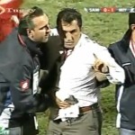 Turquie : Un entraîneur poignardé en plein match (VIDEO)