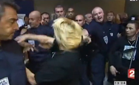 Gitan tué à Draguignan : le gendarme acquitté, la famille très en colère (VIDEO)