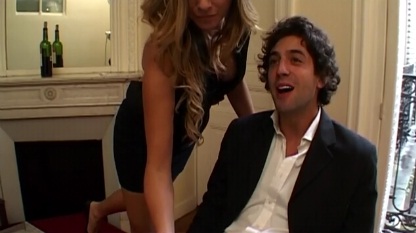Clara Morgane et Max Boublil contre les nouveaux noms des modèles Renault ! (VIDEO)