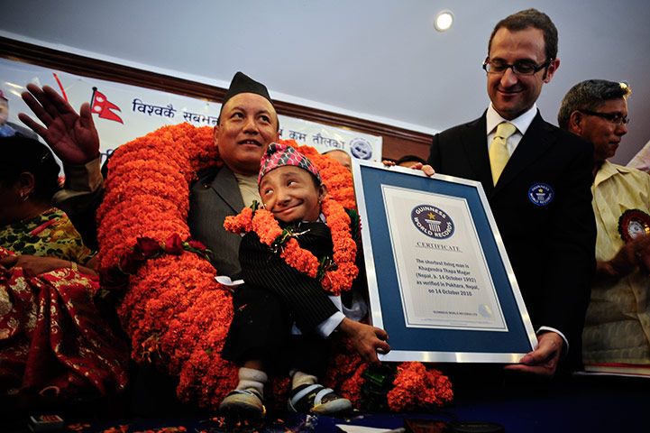 Khagendra Thapa Magar, l’homme le plus petit du monde (PHOTOS ET VIDEOS)