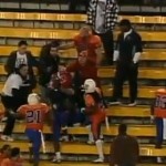 Football américain : Bagarre entre des joueurs et des supporters (VIDEO)