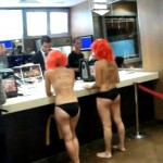 &laquo;&nbsp;Venez comme vous êtes, chez McDo&nbsp;&raquo;… Elles y vont presque à poil (VIDEO)