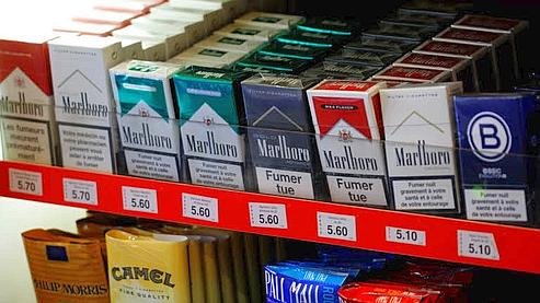 Les Français pourront acheter autant de cigarettes qu’ils veulent à l’étranger (VIDEO)