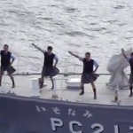 Gardes-côtes Japonais qui font une petite chorégraphie (VIDEO)