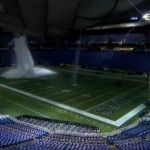 Le toit du Metrodome de Minneapolis s&rsquo;écroule sous le poids de la neige (VIDEO)