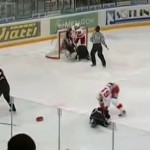 Hockey sur glace : bagarre générale au bout de 6 secondes de jeu (VIDEO)