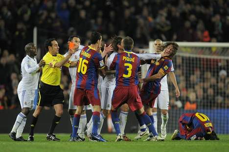 Altercation entre Sergio Ramos et Carles Puyol (VIDEO)