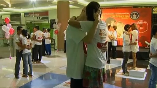 Thaïlande : record du baiser le plus long (VIDEO)