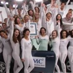 Incroyable : elles rentrent à 26 dans une Mini Cooper (VIDEO)