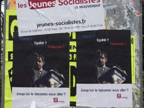 Une affiche avec Sarkozy en Hitler scandalise l’UMP