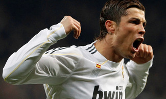 Quand Cristiano Ronaldo utilise son dos pour…dribbler (VIDEO)