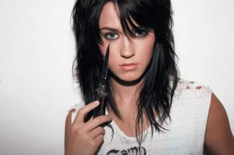 Katy Perry Photoshopée par le magazine Rolling Stone (PHOTO)