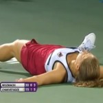 Tennis : Elle fait un malaise en plein match (VIDEO)