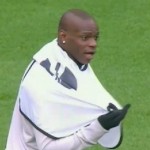 Balotelli incapable d&rsquo;enfiler correctement sa chasuble (VIDEO)