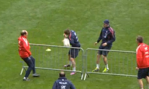 Franck Ribéry se casse la gueule à l’entraînement (VIDEO)